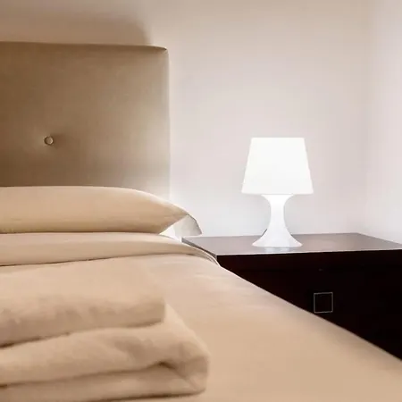 Apartment Feeling Gae Aulenti Milan